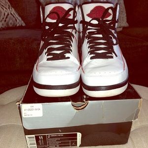 Men’s size 11 Air Jordan Retro 2